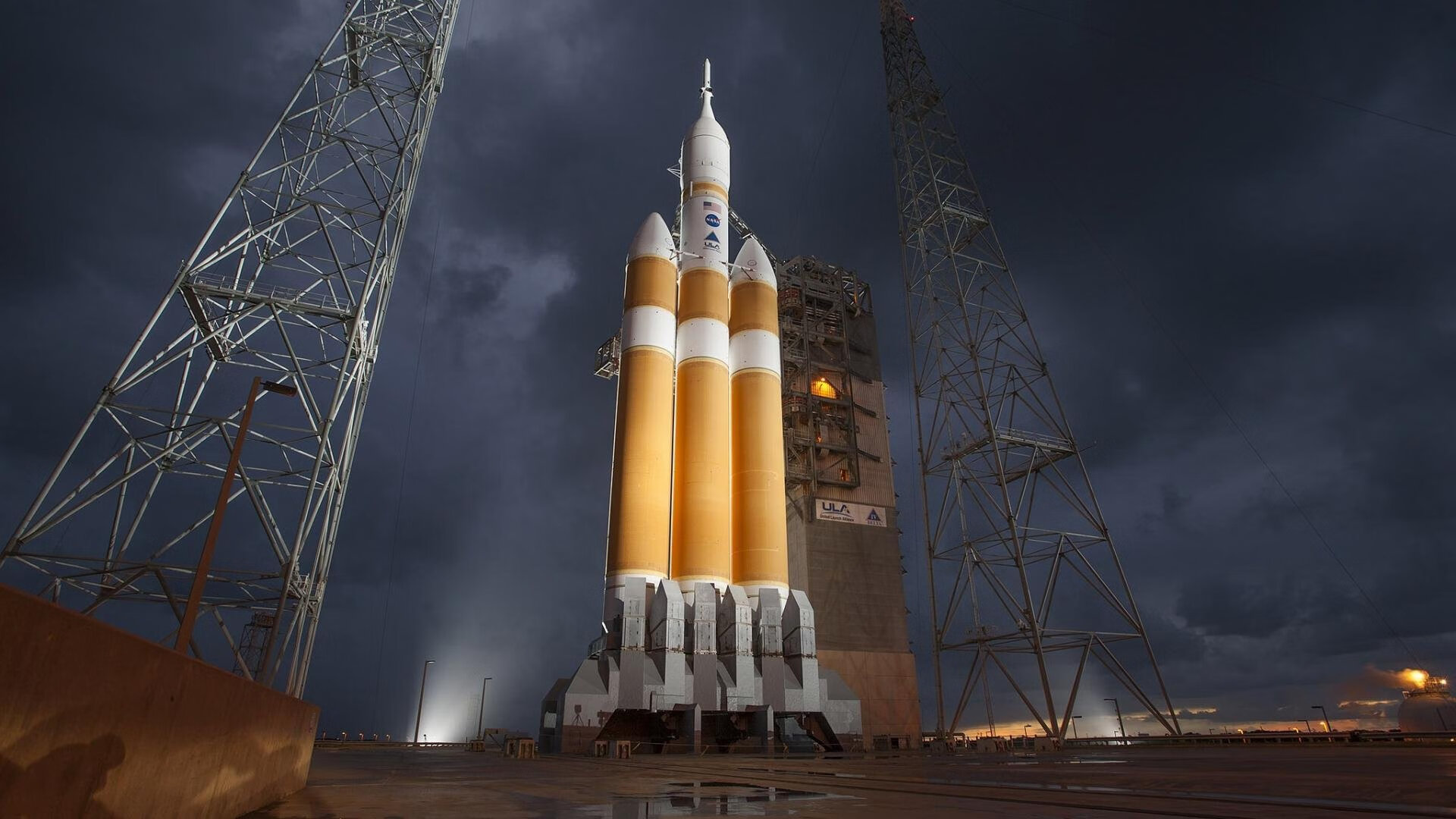 WRC赛场激战：车手间的巅峰对决，wrc赛车视频